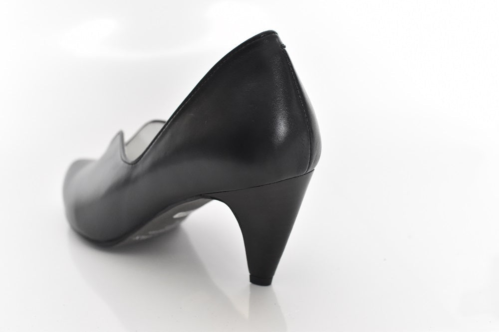 003 ポインテッドセミハートパンプス AL2318P Black 木型No.W2654