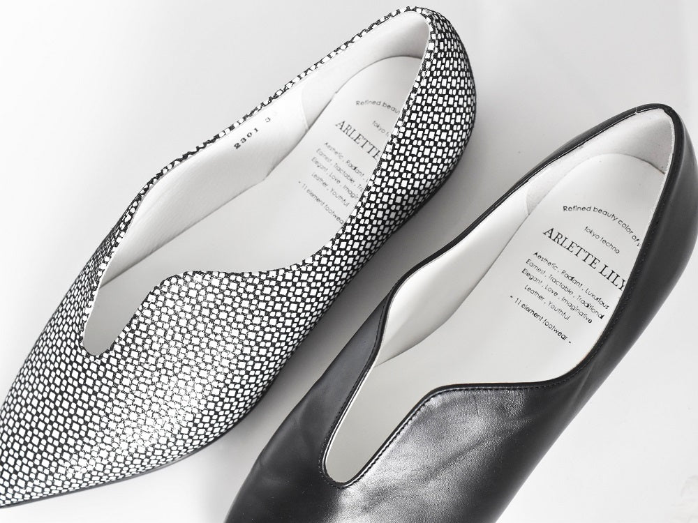 007 セミハートカッティングポインテッドフラットシューズ AL2301K White 木型No.A296