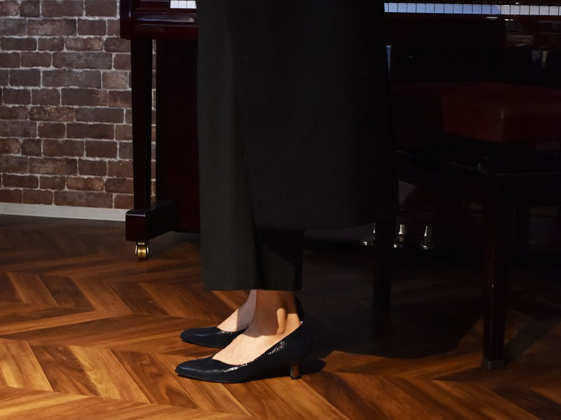 016 ポインテッドVカットパンプス AL2418P Goldlizard 木型No.HARVEST