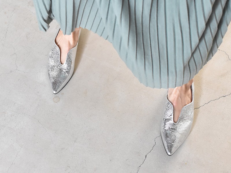 007 セミハートカッティングポインテッドフラットシューズ AL2301K Black 木型No.A296