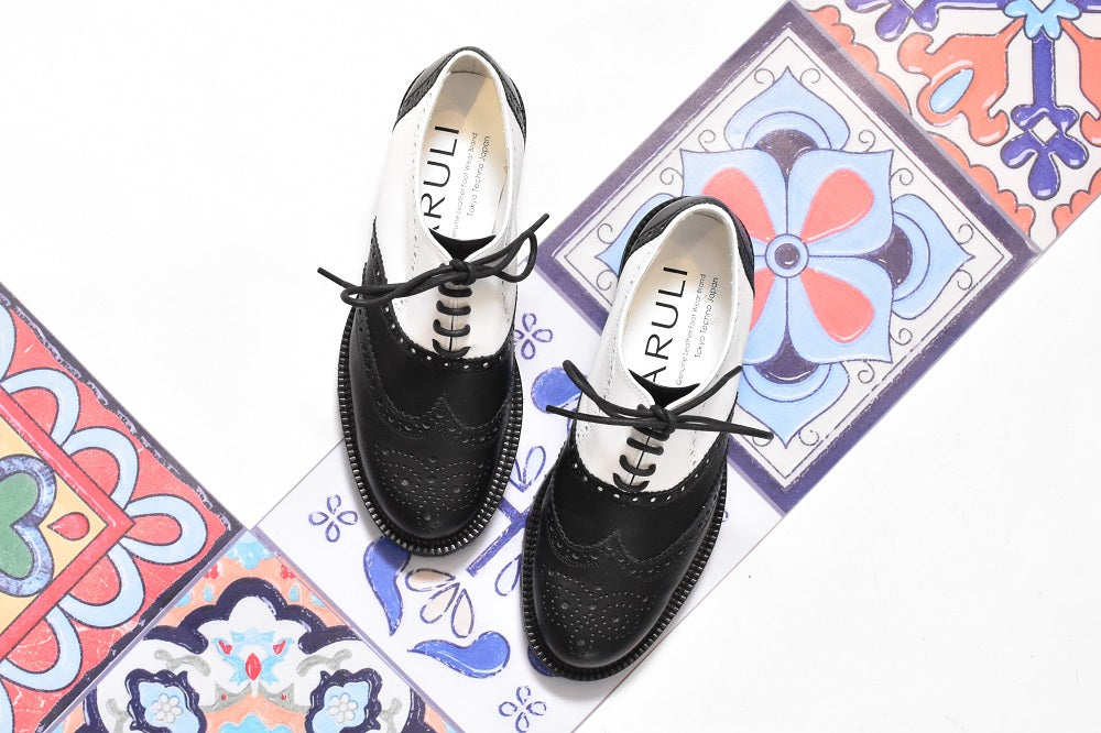 010  クラシックウイングチップバルモラルシューズ　AL2121K  Black/White　木型No.C1813