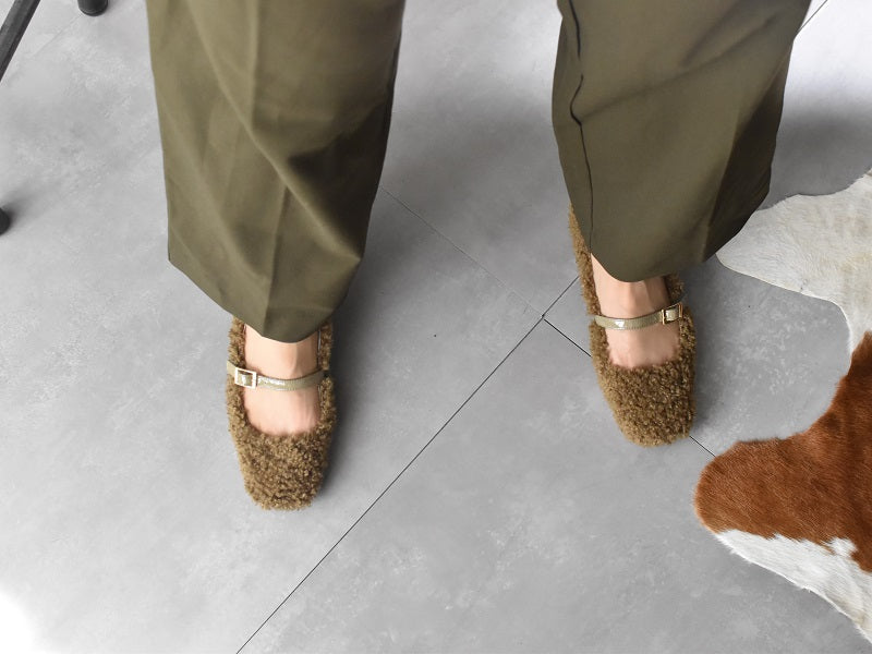 0001　スクエアモケモケメリージェーンシューズ　AL2521K  Khakimokemoke　木型 . OGA