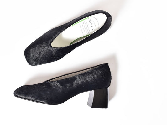 1004  スクエアトウプレーンパンプス　AL2302P  Blackhairleather　　木型No.V2216