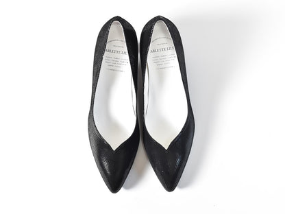 016  ポインテッドVカットパンプス　AL2418P   Blacklizard　　木型No.HARVEST