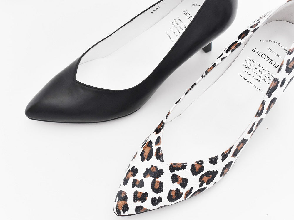 001 ポインテッドVカットプレーンパンプス　AL1801P Black　　木型No.X1395