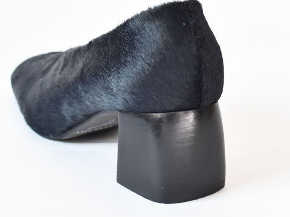 1004  スクエアトウプレーンパンプス　AL2302P  Blackhairleather　　木型No.V2216