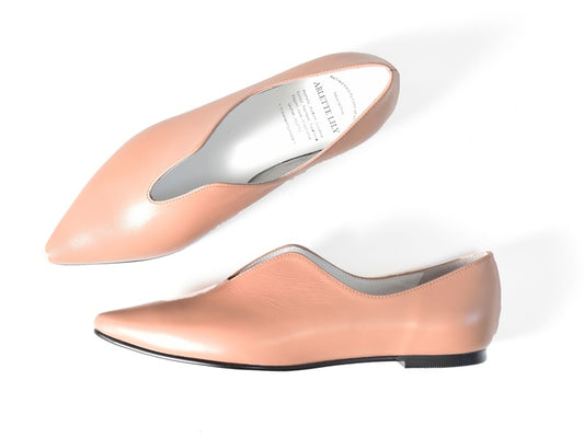 007  セミハートカッティングポインテッドフラットシューズ　AL2301K  Beige　　木型No.A296