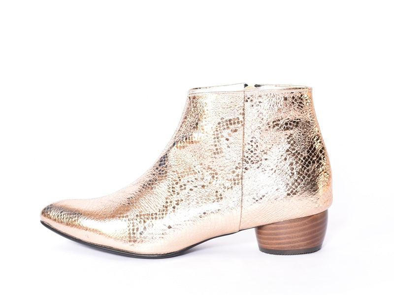 022  ポインテッドプレーンショートブーツ  AL2428B  Goldpaison　　木型No.HARVEST