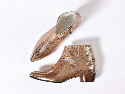 022  ポインテッドプレーンショートブーツ  AL2428B  Goldpaison　　木型No.HARVEST