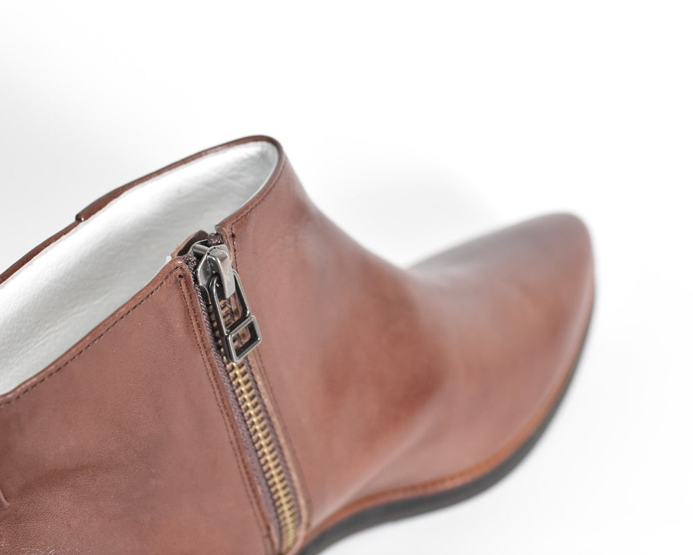 021  ポインテッドワンポイントスタッズショートブーツ　AL2477SB　Darkbrown　　木型No.G1729