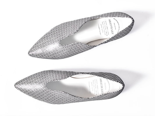 007  セミハートカッティングポインテッドフラットシューズ　AL2301K Multidot　　木型No.A296