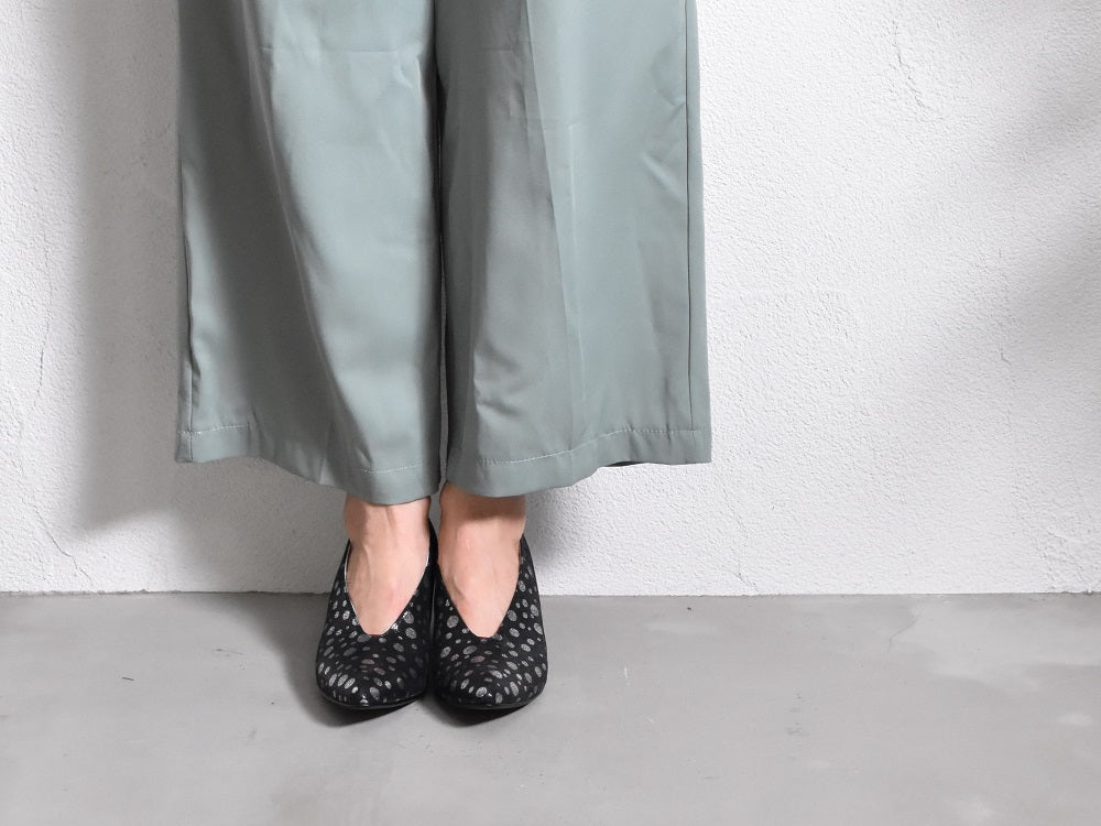 002 ポインテッドUカットパンプス　AL1910P Black　　木型No.X1395