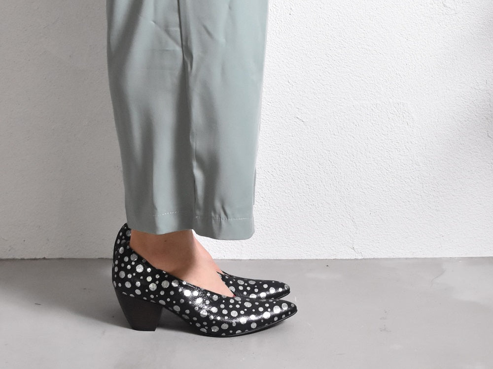 002 ポインテッドUカットパンプス　AL1910P Black　　木型No.X1395