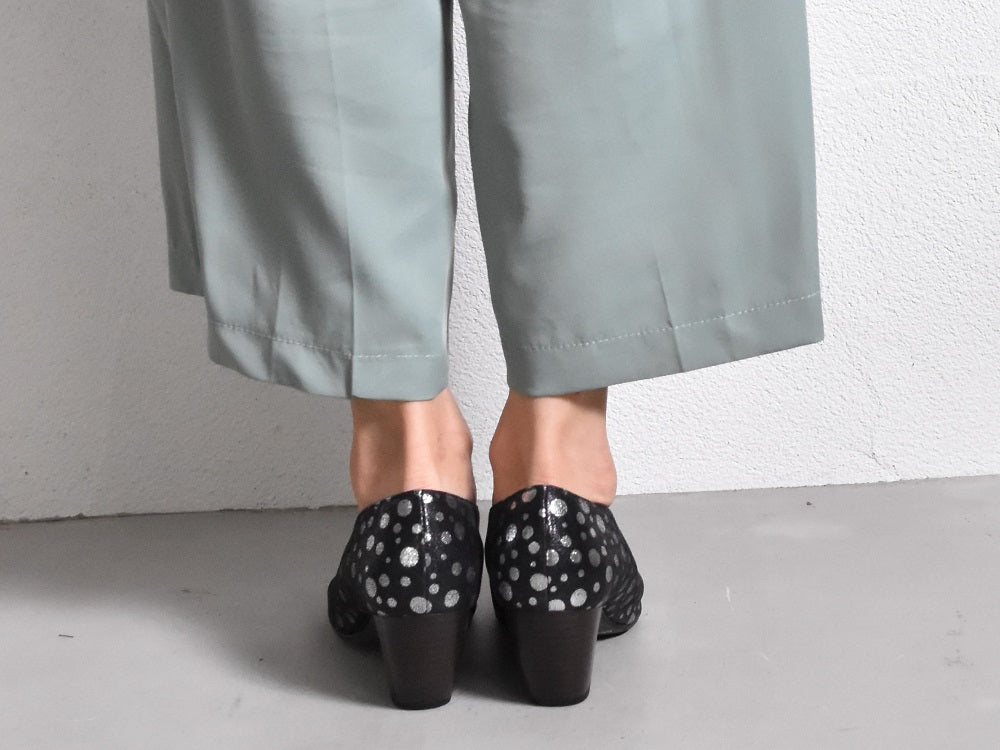 002 ポインテッドUカットパンプス　AL1910P Black　　木型No.X1395