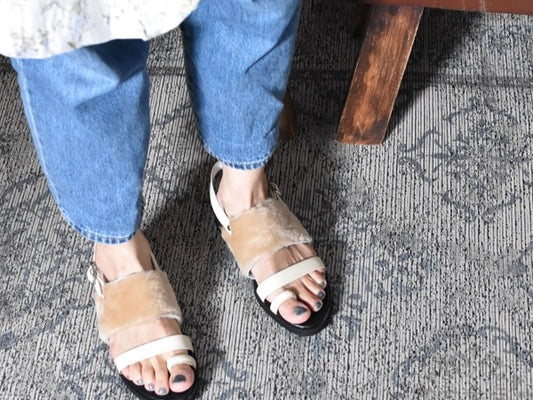 1024  異素材コンビバックベルトトングサンダル　AL2411S　Mouton　　木型No.S1642H