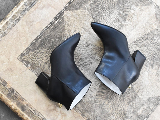 019  ポインテッドバックジップショートブーツ　AL2331SB　Black　　木型No.X1395