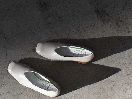 1004  スクエアトウプレーンパンプス　AL2302P Ivory　　木型No.V2216