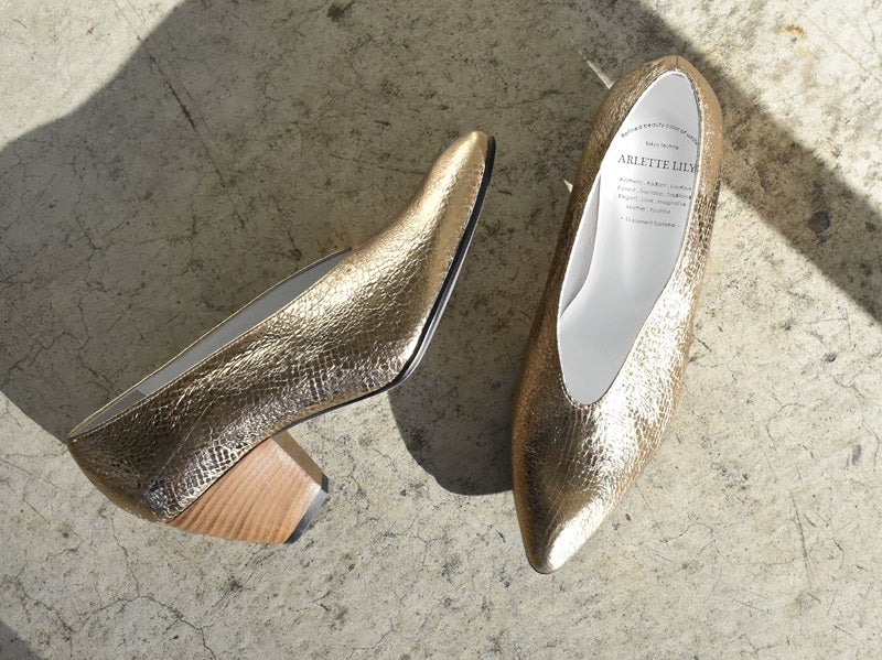 002 ポインテッドUカットパンプス　AL1910P Goldpaison　　木型No.X1395
