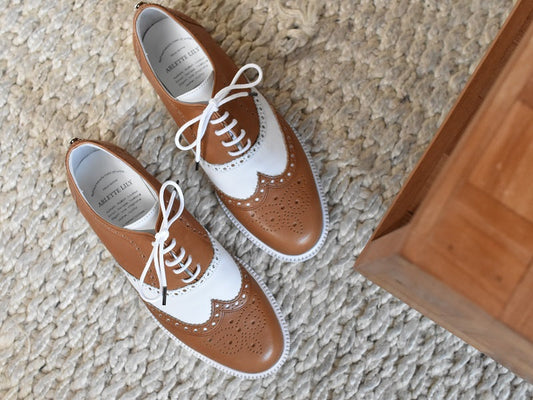 010  クラシックウイングチップバルモラルシューズ　AL2121K  Camel/White　　木型No.C1813