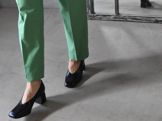 006  スクエアトウプレーンパンプス　AL2302P Black　　木型No.V2216　　木型No.V2216