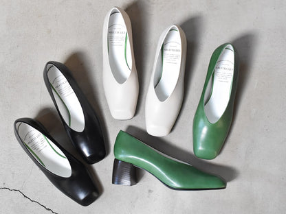 1004  スクエアトウプレーンパンプス　AL2302P  Blackhairleather　　木型No.V2216