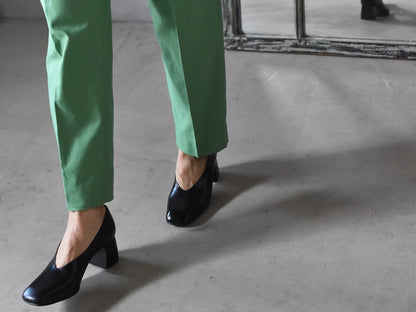 1004  スクエアトウプレーンパンプス　AL2302P  Blackhairleather　　木型No.V2216